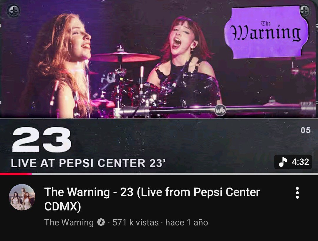 pausblurry's tweet photo. les propongo un sueño:
pau cantando black holes/ breath o 23 como especial por su cumpleaños después de años en el gnp https://t.co/qnIHHYMz0x
