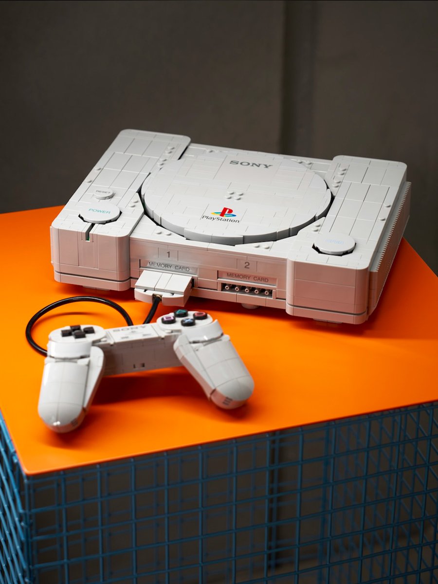 ModernNotoriety's tweet photo. LEGO PlayStation Replica Set

🗓️ October 1st
🧱 1,911 pcs
🏷️ $180 https://t.co/g8sjgLuQqH