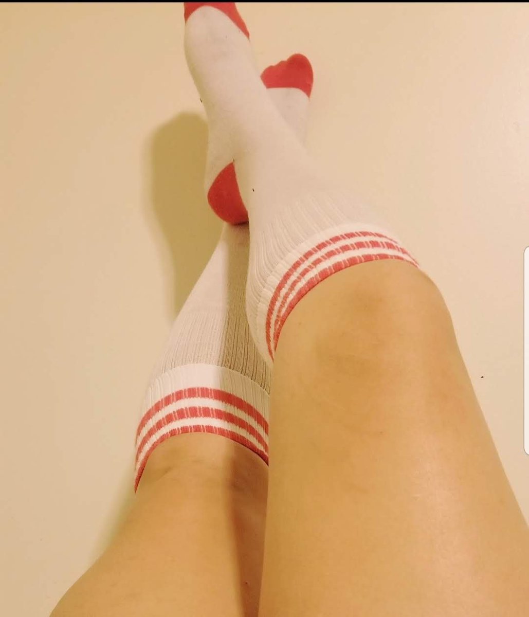_msl's tweet photo. Be a good boy &amp; spoil me for my birthday? I have cash app and venmo (miztixst0rm) and PayPal (msl_retouch@yahoo.com) #paypig #spoilme #birthday #goodboy #feetfetısh #goddess https://t.co/WDZRCuluXd