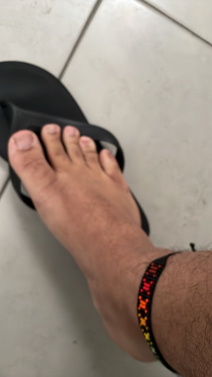 Bearlyspie's tweet photo. #feetfetısh #feet https://t.co/AbUdhHatOX