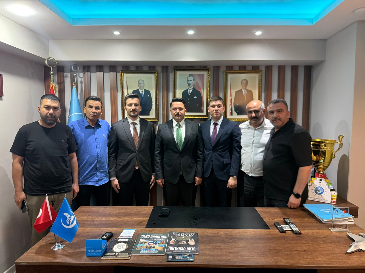 Aalparslandogan's tweet photo. Ülkü Ocakları Üsküdar İlçe Başkanlığına Umut Uzun atanmıştır. 
Kendisine yeni görevinde muvaffakiyetler diler geçmiş dönemlerde ocak başkanlığı yapan ülküdaşlarımıza teşekkür ederiz. https://t.co/D9m7xZrYj5