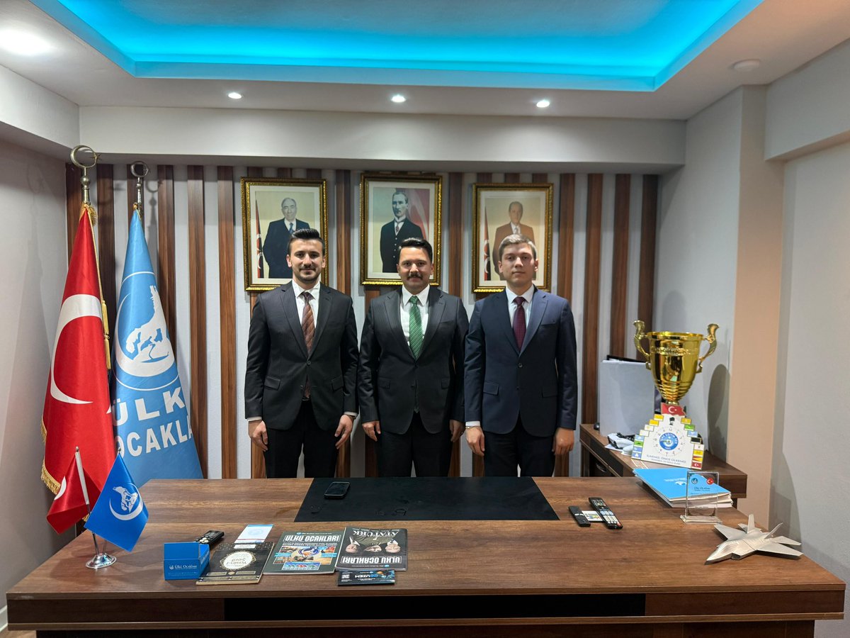 Aalparslandogan's tweet photo. Ülkü Ocakları Üsküdar İlçe Başkanlığına Umut Uzun atanmıştır. 
Kendisine yeni görevinde muvaffakiyetler diler geçmiş dönemlerde ocak başkanlığı yapan ülküdaşlarımıza teşekkür ederiz. https://t.co/D9m7xZrYj5