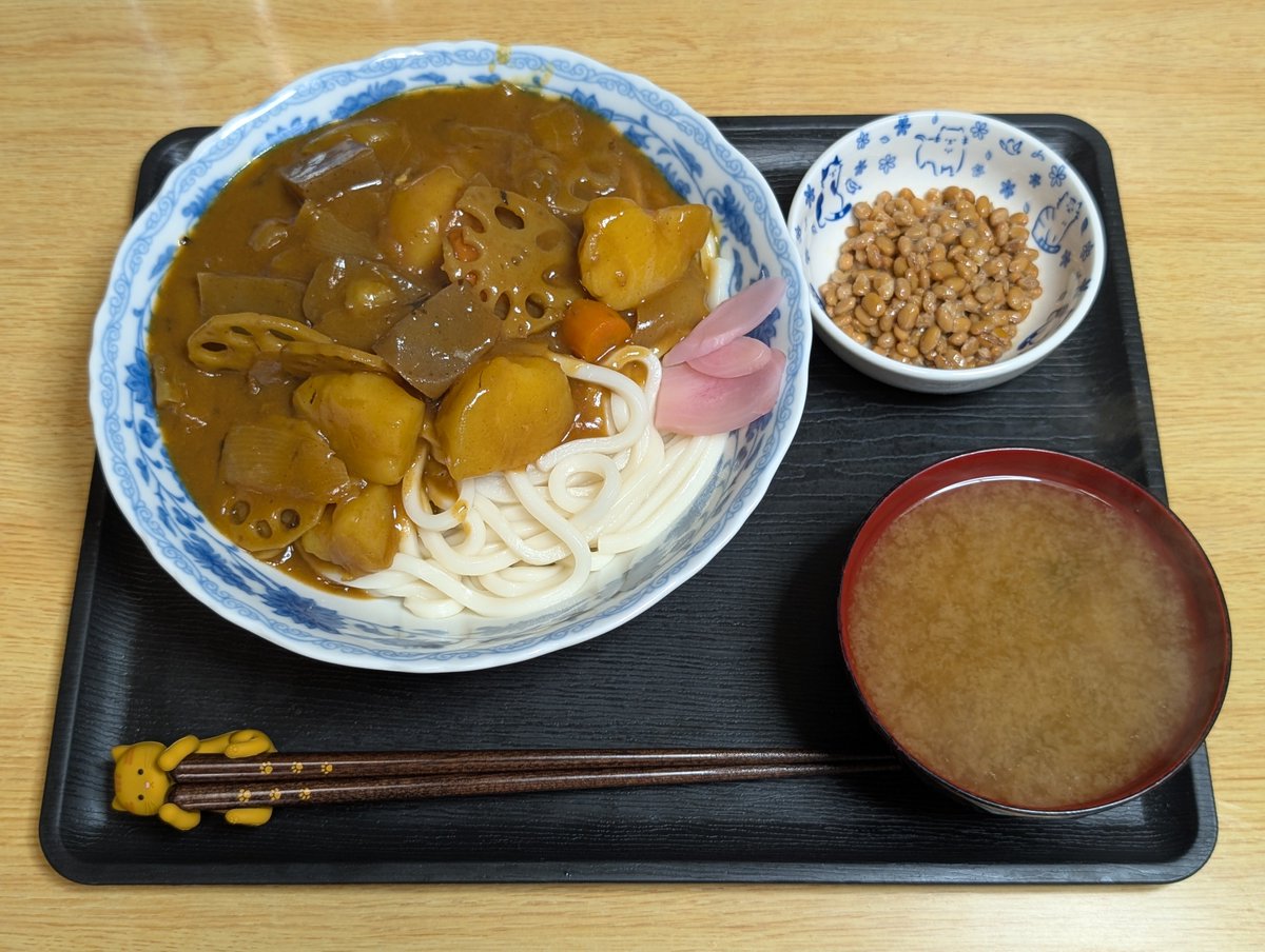 n164hiroshima's tweet photo. 昨日の夜食♪

「いろいろ疲れ果ててて食べ終わるとうっかり永眠したけど備蓄を最大限有効活用して作成し美味しく頂いたn流大盛りカレーうどん定食」 https://t.co/9Ajj19tdXd