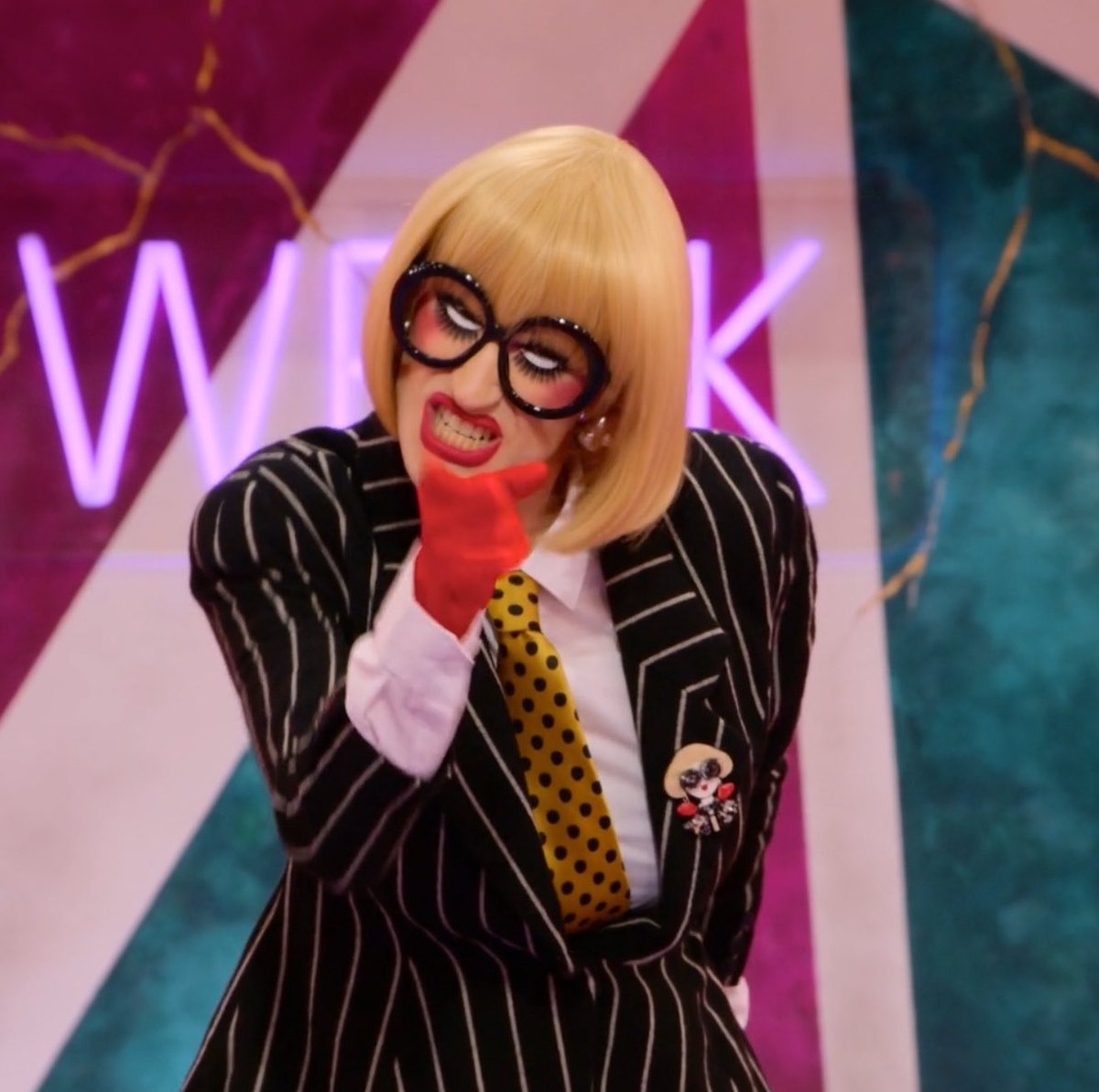 mascarayde's tweet photo. this is literally peak drag to me idc #dragraceuk https://t.co/dEVuvYMw1d