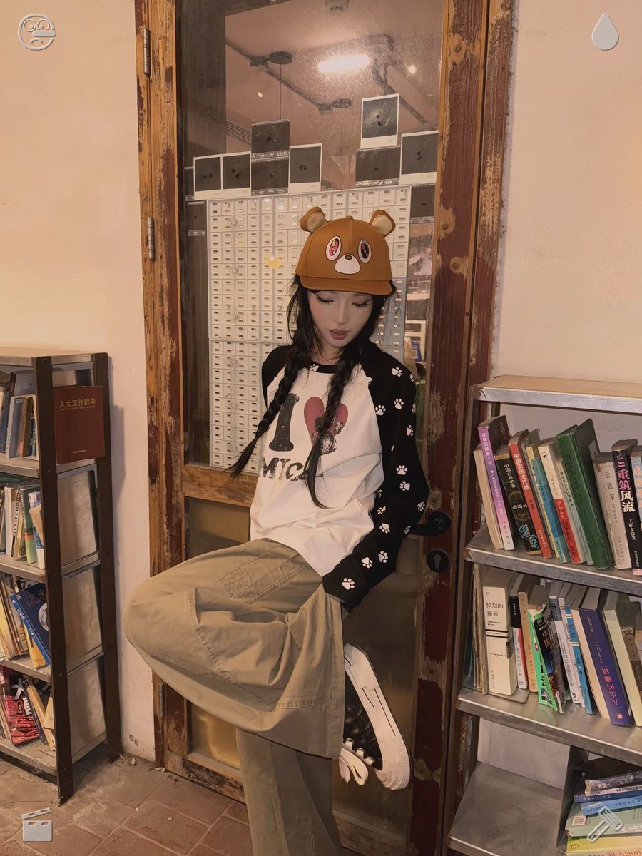 sauna7Dick's tweet photo. 🧖 The feline perched by the windowsillA fully ripened tomatoEvery anxiety you confront with boldness reveals fresh depths of concealed bravery—venture into uncharted and mysterious routes, dismantle the limits you’ve imposed on yourself, and uncover the dormant psychological https://t.co/fjhNnsGXGw