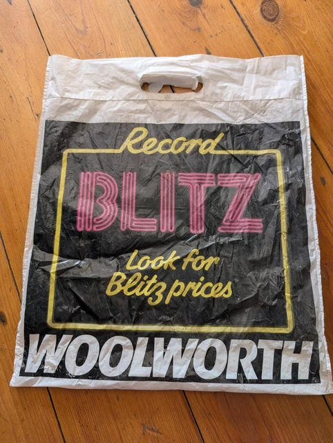 niehrehtse's tweet photo. IM CRYING seamus brought his stuff at hogwarts in a plastic bag 😭😭😭 this is the most muggle thing to do, his half-blood parentage is showing hahaha

and not to mention the bag is straight from the 80-90s!! woolworth was a department store in the UK till 2000s https://t.co/KivAbOTY0Z