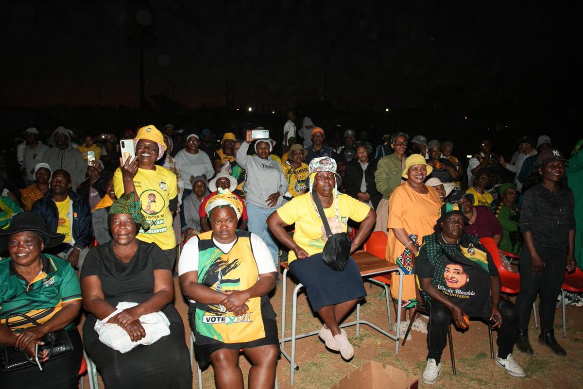 GautengANC's tweet photo. This evening, ANC Secretary-General Cde Fikile Mbalula, alongside ANC Gauteng Provincial Deputy Coordinator Cde Nomantu Nkomo-Ralehoko, addressed the community of Ebony Park in the Greater Johannesburg Region.
#VoteANC2026
#LetsBuildBetterCommunities https://t.co/Fb6t1IhAgw