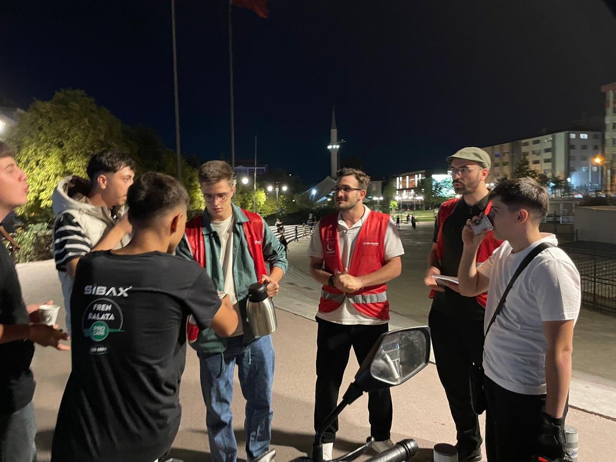 gencsaadetist's tweet photo. 📍 Adım Adım İstanbul | Çatalca

Adım Adım İstanbul programımızın 38. çalışmasını Güngören’de, 39. ve son çalışmasını ise Çatalca Millet Bahçesi’nde gerçekleştirdik.

İstanbul’un 39 ilçesinde, aynı heyecan, azim ve kararlılıkla milletimizle buluştuk.

39 ilçe, tek hedef, aynı heyecan.

#BütünGücümüzle