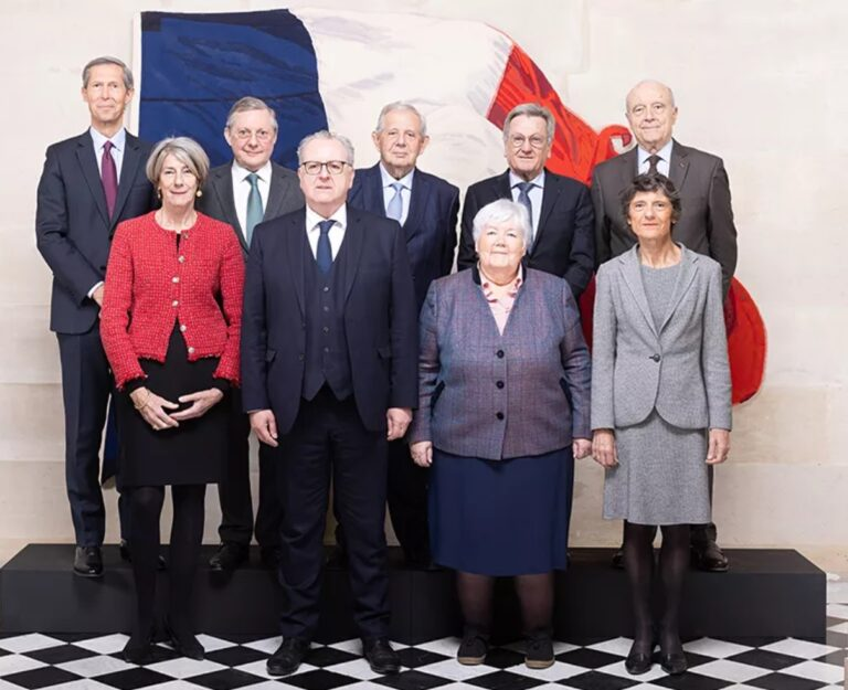 LartasChrist's tweet photo. Les 9 "sages" du Conseil constitutionnel ne sont aucunement des "sages" - mais bien des crapules socialo-macronistes qui exercent une véritable dictature, via l'"Etat de droit", en France, en conséquence de la lâcheté de la droite molle et de l'inaction politique des authentiques patriotes...

A quand la chute de ces 9 "sages" qui empêchent toutes les lois contre l'immigration, l'islamisation et l'insécurité d'émerger en France...? - A quand la destitution, claire et nette, de ces 9 ORDURES TOTALITAIRES ?