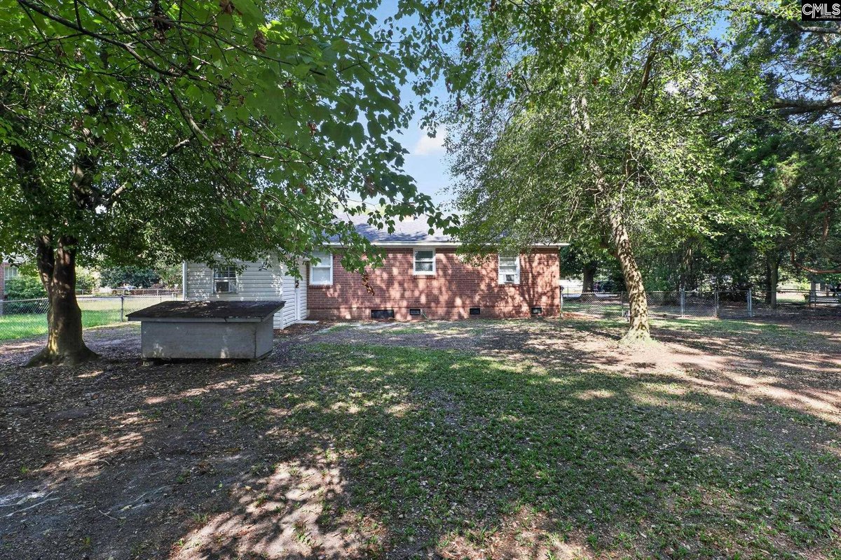 Sadarriel's tweet photo. 1019 Bordeaux Avenue, Sumter, SC 29153 just hit the market!
Take a look at this awesome space: https://t.co/50N9zPPCTo https://t.co/7FJtmeXutO