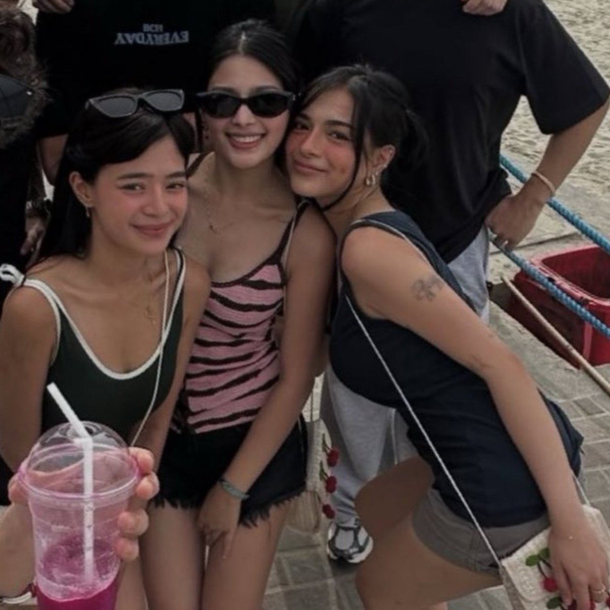 RalfAZel's tweet photo. AZ maintains best friendship with Kira &amp; Xyriel, connects better with Mika &amp; Bianca, gains more girlfriends like Jaz, &amp; non-showbiz RDL friends. 

AZ is definitely girls' girl 💞 

Keeping those worthy of her love, care &amp; friendship 

@_AZMartinez https://t.co/UeaCGM3iLZ