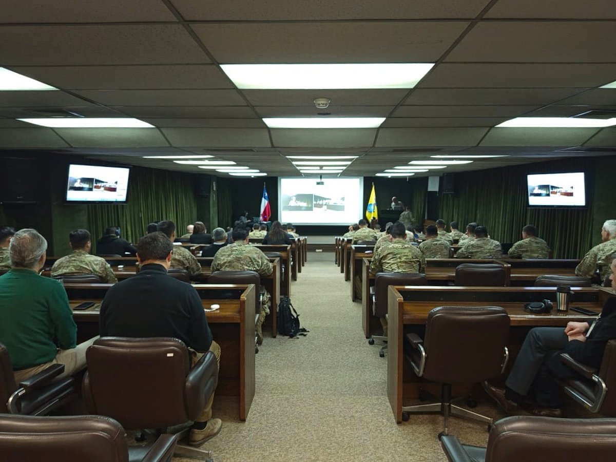 USArmyWHC's tweet photo. Strengthening bilateral defense ties 🇨🇱🇺🇸

The Chilean Army's IGM and @USAWHC kicked off their Bilateral Geospatial Workshop to boost interoperability, terrain analysis (IPB), and tactical planning integration.

Read more ➡️ https://t.co/lgYOHbHuxM

#FreedomsGuardian @Southcom https://t.co/aEmuqQ4o1d
