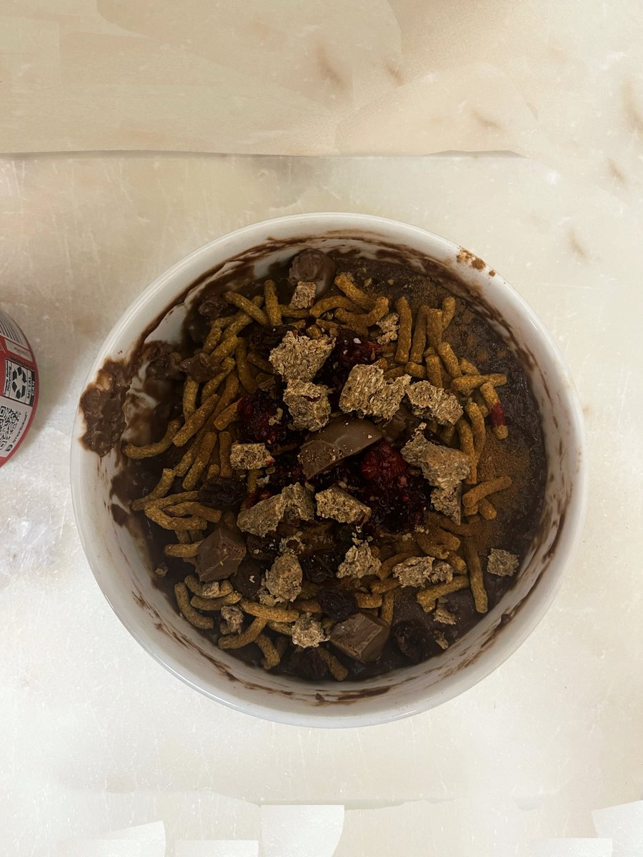 dredgesecreted's tweet photo. a bowl of slop i made last night that has 296 calories. joyous https://t.co/meOP8OXiUO