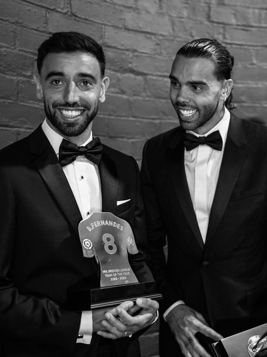 PFA's tweet photo. We're all mates backstage at the PFA Awards. 🤝

Watch: https://t.co/RB2keouClh https://t.co/W0f6hXs3BJ