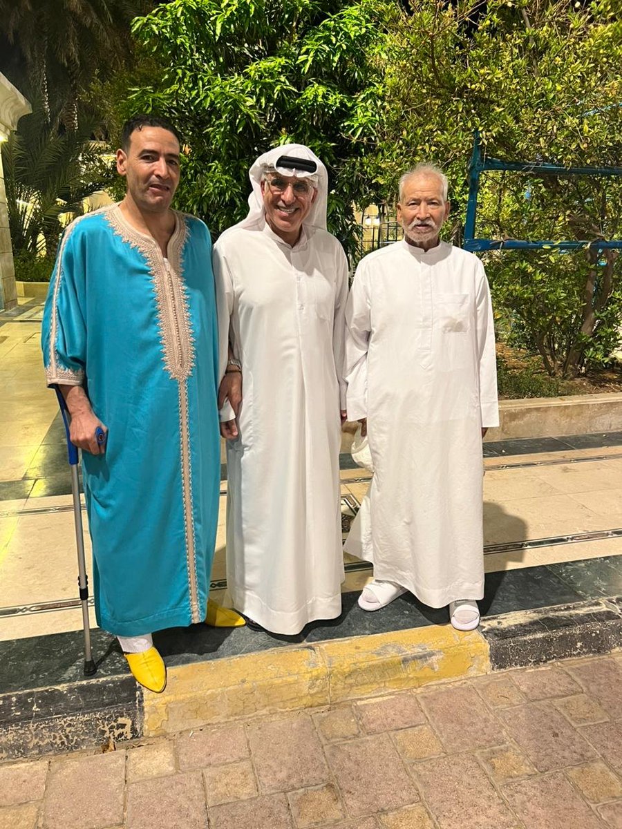 3inawee5's tweet photo. رحم الله رحيمى الاب الخلوق والحنون والمحب لنادى الرجاء ..عندما ترى الناس يتحدثون بالخير عن أولاده سفيان وحسين اذا هناك كان اب رائع قام  بتربيتهم رحمه الله وام الله يحفضها يارب وعائله كريمه..احسن الله عزاكم اخوانى سفيان وحسين وكل مابينهم.
كنت دائم الحديث معه عند مقابلته رحمه الله https://t.co/g2cMpzEJHk