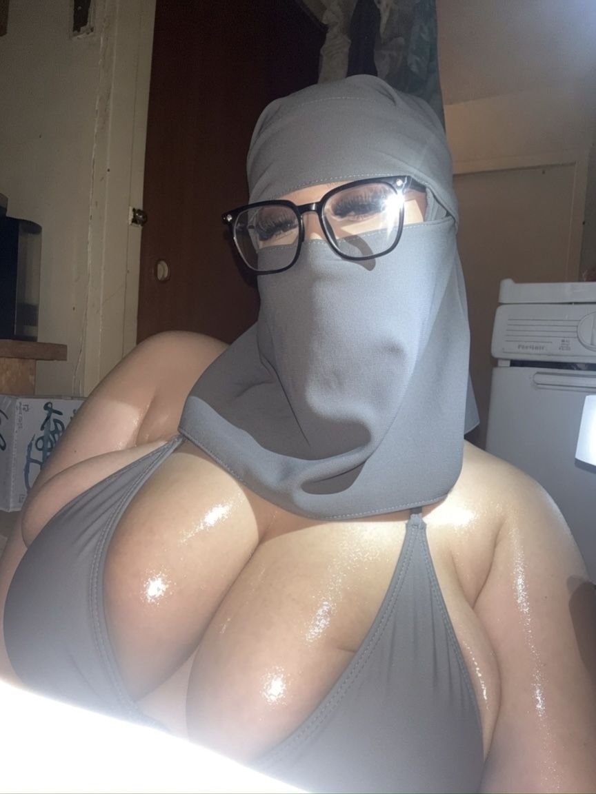 Muslimah0970's tweet photo. Proud to be hijabi 🤲 https://t.co/wiR04VwRhg