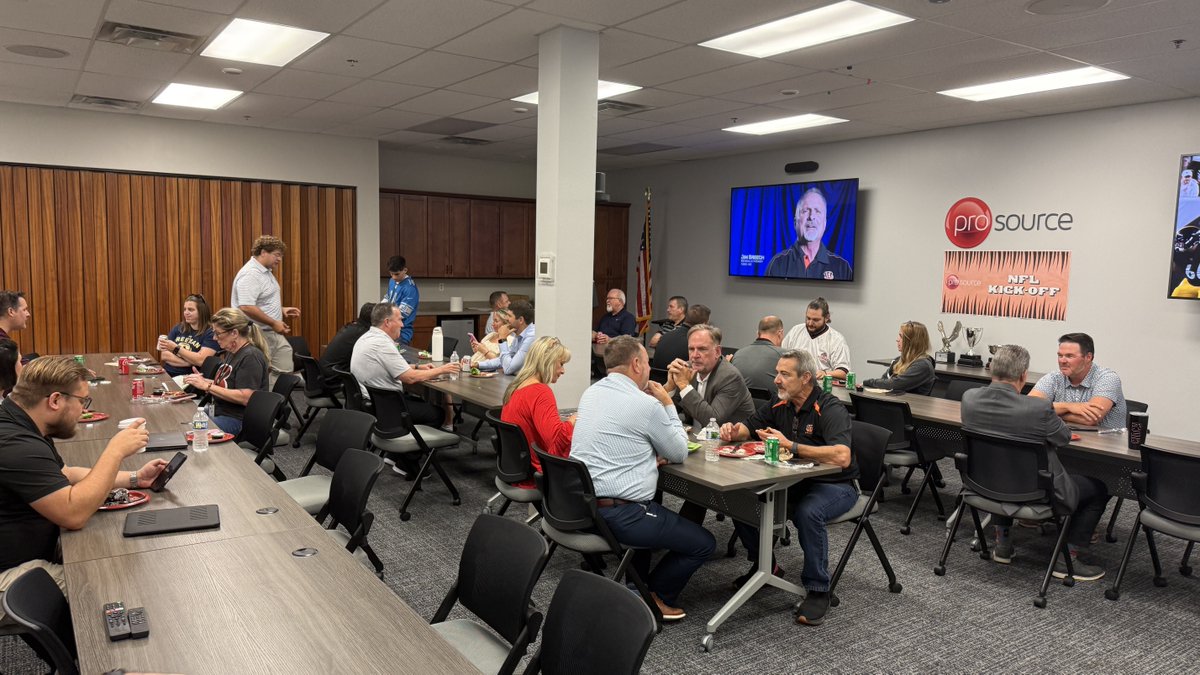 totalprosource's tweet photo. Football season is officially here! Our team traded in their everyday attire for their favorite NFL gear as we celebrate the start of the season. Great snacks, team spirit, and a little friendly rivalry make for the perfect atmosphere. Who are you cheering for this season? 🏈 https://t.co/SxffFH5rY7