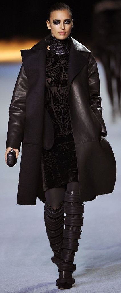 DraftFits's tweet photo. Kanye West Fall/Winter 2012 https://t.co/iEqIKUR0HZ