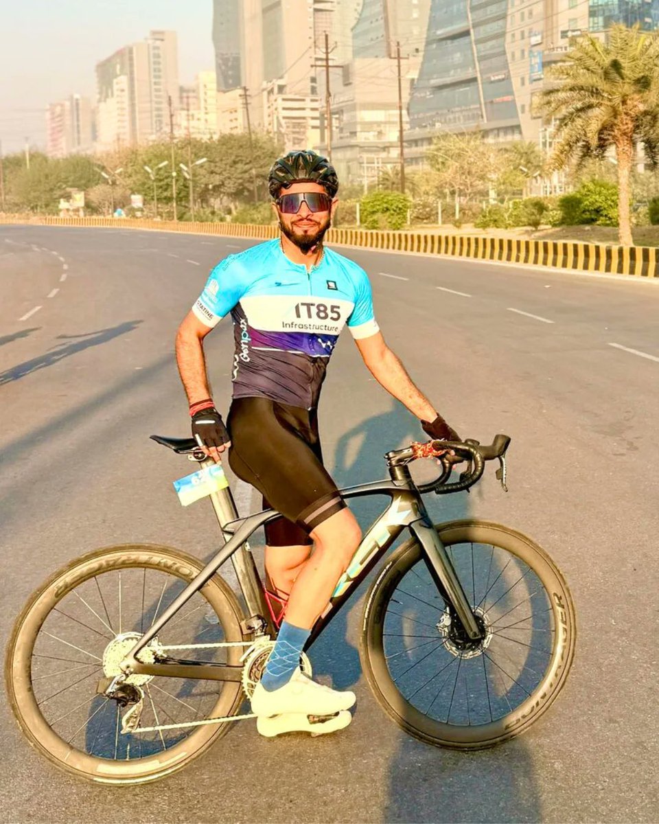 WinnieYslad3c's tweet photo. Dilawer Singh makes every ride look effortless in the AT85 jersey. Lightweight, breathable, and ready for any adventure. Who’s gearing up for their next ride? https://t.co/d5zGxmdogr