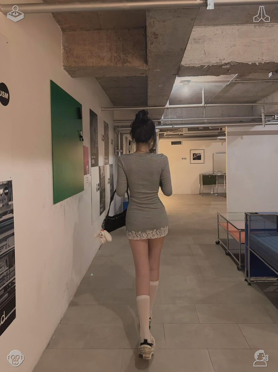 Panderchuck14's tweet photo. On Wednesday morning, I rise feeling fully refreshed and eager to tackle the day. I prepare my pre-exercise bite, lace up my sneakers, and set off for my early jog. 🌓Parrot Walk The tunes are perfectly polished. https://t.co/YHtRkuJn6Y