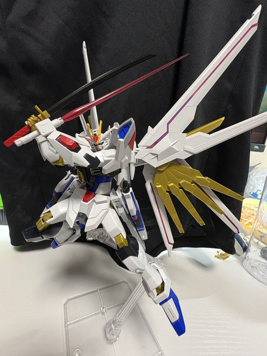akamaru0527's tweet photo. 元の画像も載せておきやす
部屋が広くないからすごく汚い
 #ガンプラ好きと繋がりたい  #ガンプラ https://t.co/a4hCA6sJnJ