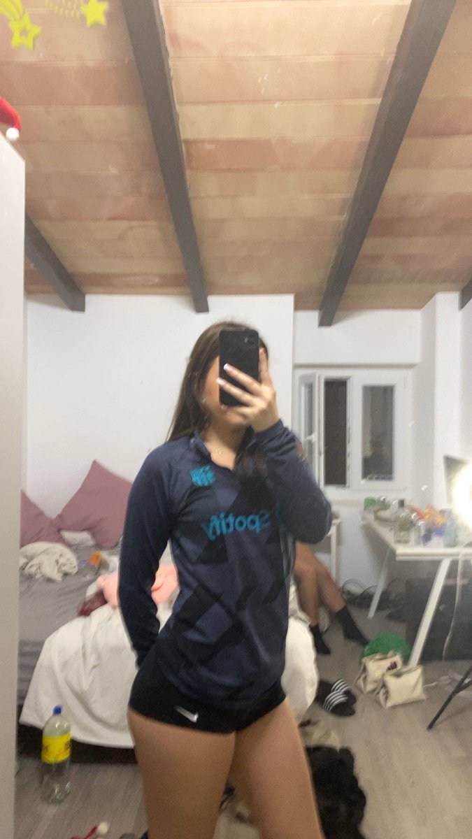 MariaBorgcu's tweet photo. Sitter mina shorts för tight? https://t.co/eTBzNih6CI