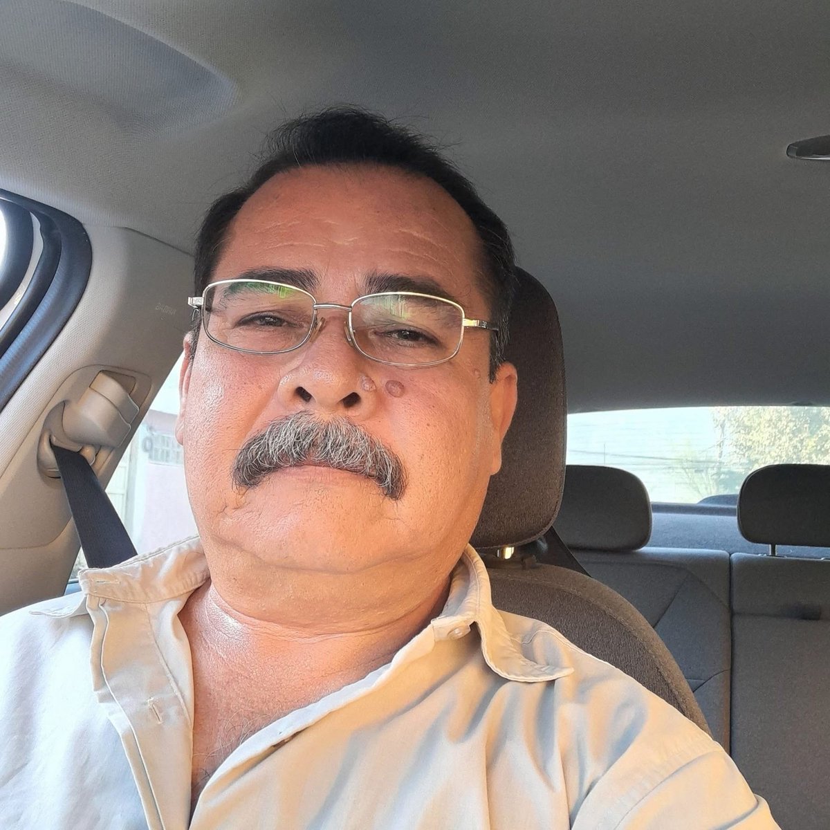 Fabianhpmx's tweet photo. Rico macho maduro le encanta pegarse sus buenas deslechadas❤️😘 si quieres ver como avienta leche  únete al grupo de Telegram a un pequeño costo $ mándame mensaje privado para unirte al mejor grupo de puros maduros ricos https://t.co/lQ4HcJPFhY