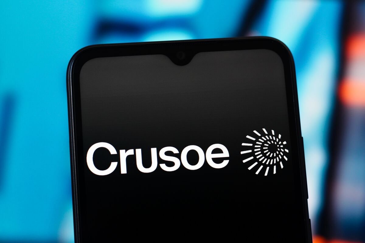 IPONewsroom_'s tweet photo. CRUSOE SIGNS ~$13 BILLION AI CLOUD DEAL WITH JANE STREET

Crusoe has signed a five-year cloud agreement with Jane Street worth roughly $13B, according to Bloomberg.

The deal will give Jane Street access to advanced GPU clusters and other AI infrastructure for training and inference.

The contract comes as Crusoe is reportedly looking to raise around $3B at a ~$30B valuation, with the Jane Street deal helping drive investor interest.

Jane Street has also committed roughly $6B to CoreWeave cloud services, plus a $1B equity investment, underscoring just how aggressively major trading firms are spending on AI compute.

Crusoe, which already works with customers including Meta and Oracle, is becoming one of the largest private players in the AI neocloud market.