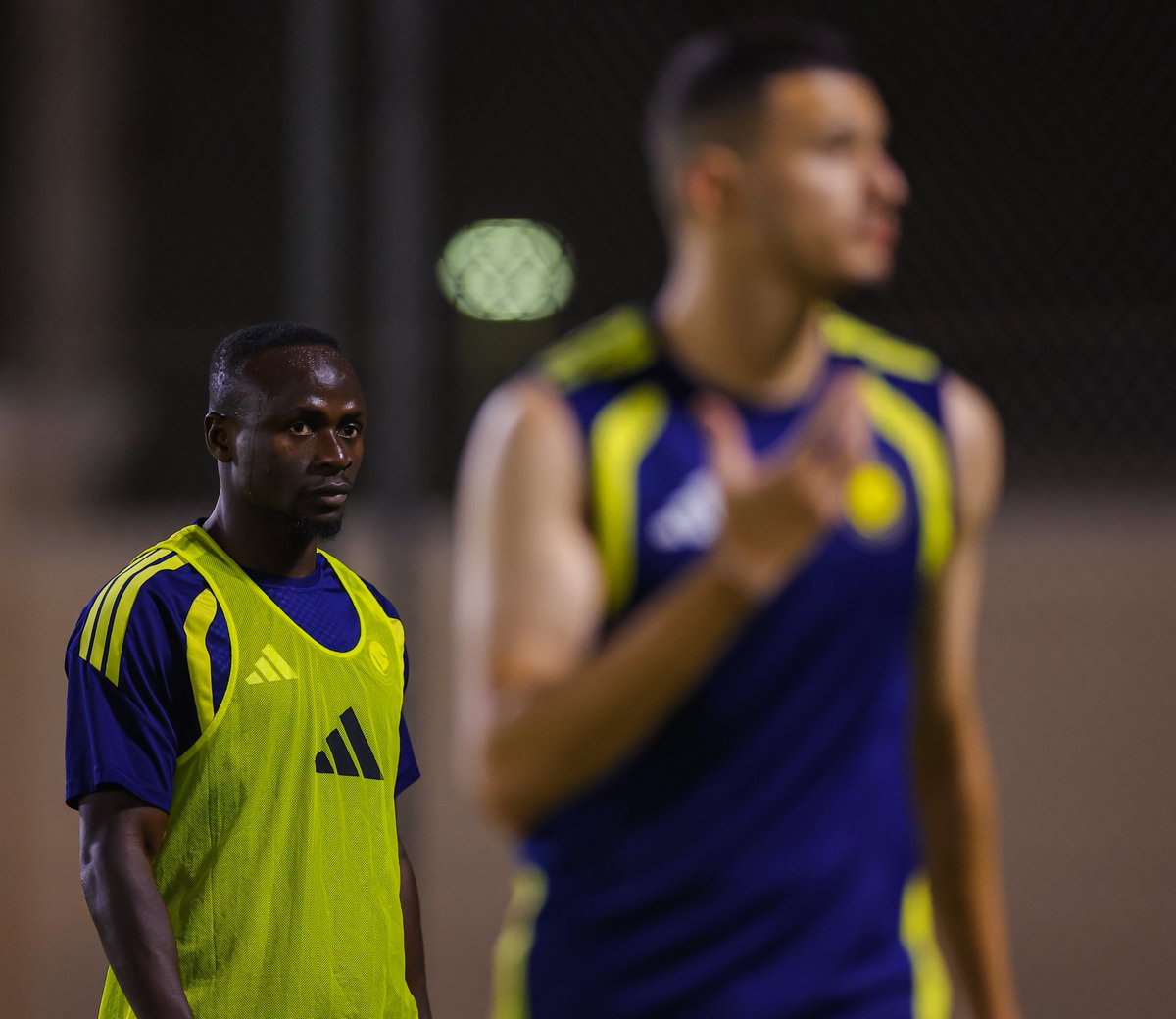 AlNassrFC's tweet photo. الخميـس .. نحـو خطوةٍ جديـدة ◀️ https://t.co/iigKY9bnrZ