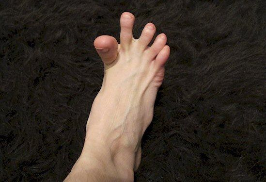 l7vejy0i's tweet photo. I HATE HAVING TO LOOK FOR FEET REFERENCES https://t.co/TBDztsRrfR