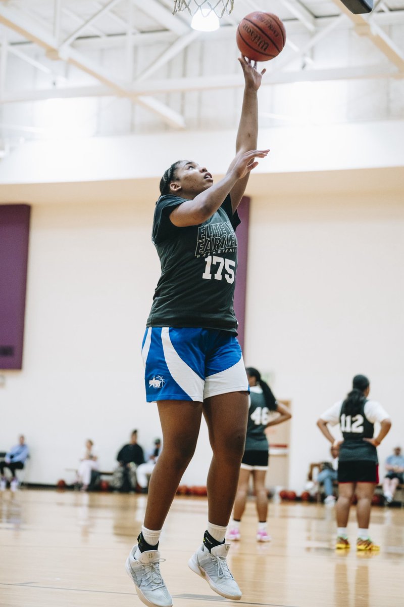 ELITEisEARNED's tweet photo. Portland showin’ out 👀 @JaylaLackey40 #ELITEisEARNED https://t.co/loZrEyfQp6