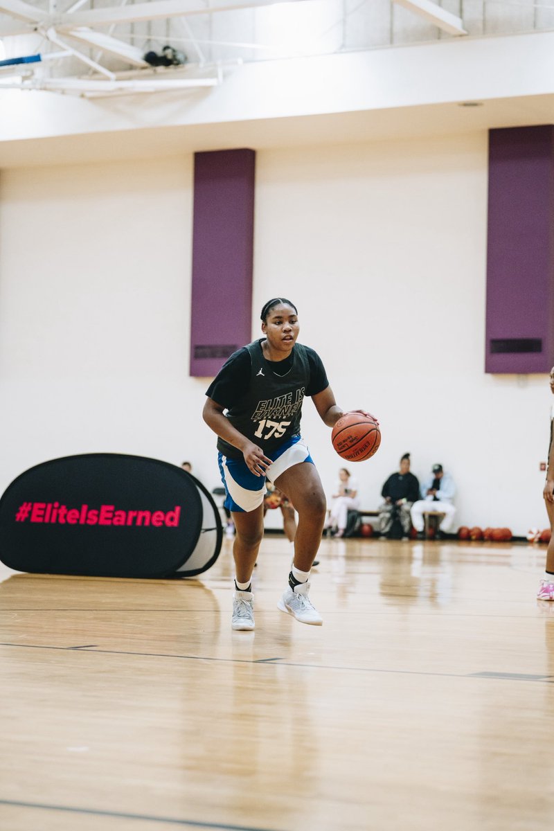 ELITEisEARNED's tweet photo. Portland showin’ out 👀 @JaylaLackey40 #ELITEisEARNED https://t.co/loZrEyfQp6