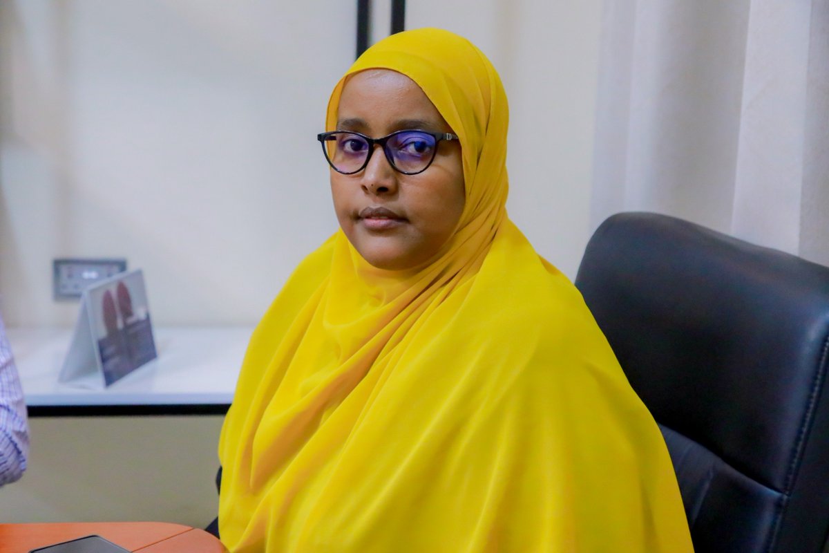 Mpwr_Somalia's tweet photo. The Federal Government of Somalia’s Ministry of Public Works, Reconstruction and Housing today officially launched the Public Bid Opening for the construction of the 22-kilometre Beledweyne–Kalabayr Road, one of the country’s key road infrastructure development projects. https://t.co/6DsxDCeHBe