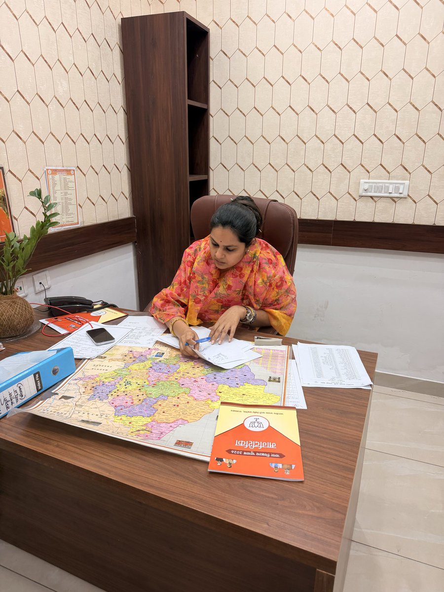 Dr_Apoorvasingh's tweet photo. नगर निकाय चुनाव प्रबंधन ….
प्रवास व जनसभा विभाग 
 #election #DrApoorvaSingh https://t.co/FB1BT53oUj