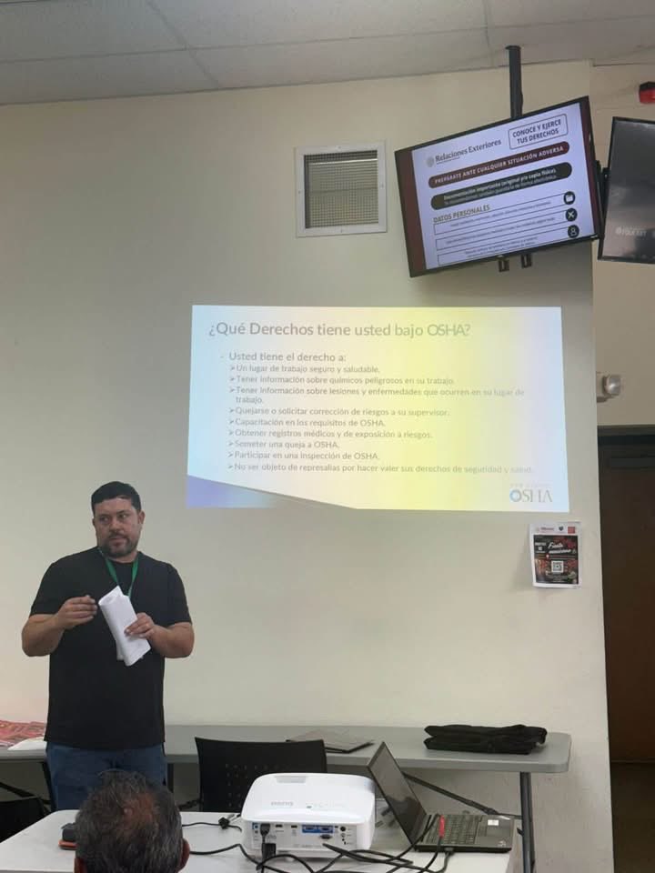 ConsulMexAlb's tweet photo. 🦺 La seguridad en el trabajo también es un derecho.

En el marco de la XVIII Semana de Derechos Laborales 2026, bajo el lema “Tus derechos te protegen y te respaldan”, esta Representación Consular sostuvo una mesa informativa con Isidro Herrera, de OSHA, para dialogar sobre la protección de las personas trabajadoras y la importancia de promover espacios laborales seguros.

Durante el encuentro se abordaron temas relacionados con la prevención de accidentes, la identificación de riesgos en los centros de trabajo y los recursos disponibles para quienes enfrentan condiciones laborales inseguras.

Estas acciones fortalecen la colaboración con instituciones especializadas y permiten acercar información y herramientas de protección a nuestra comunidad.

🇲🇽 Seguimos trabajando para que las personas trabajadoras mexicanas conozcan sus derechos, sepan dónde acudir y cuenten con información para ejercerlos.

U.S. Department of Labor

#TusDerechosTeProtegen #TusDerechosTeRespaldan #ConoceyEjerceTusDerechos #DerechosLaborales #ProtecciónConsular #ProtecciónPreventiva #AsistenciaConsular #ConsuladoDePuertasAbiertas #AcércateATuConsulado #TuConsulado #ConsuladosContigoMX #SDL2026 #CIAM #ZonaSegura