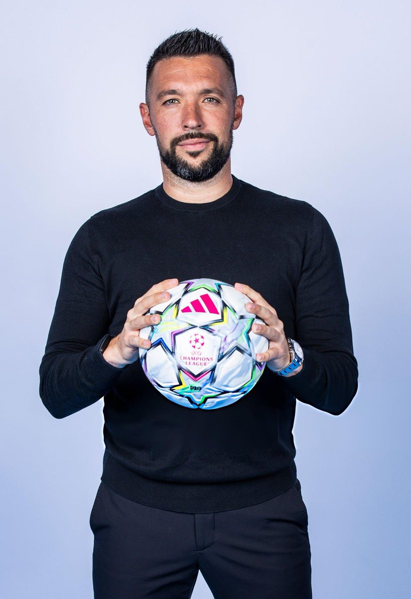 DragaoNews1893's tweet photo. Francesco Farioli 🧠 https://t.co/fEX5cDT8ug