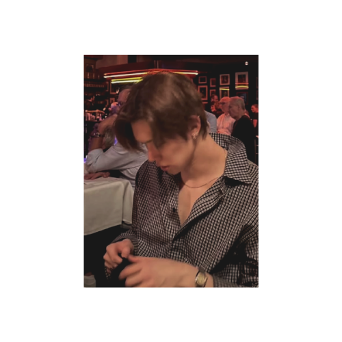 binedious's tweet photo. ⌕⠀@𝐛𝐢𝐧𝐞𝐝𝐢𝐨𝐮𝐬⠀: ⠀𝗽𝗵𝗼𝘁𝗼 𝘂𝗽𝗱𝗮𝘁𝗲. 🪽
one year ago today, i asked you to be mine with an audience- during one of your livestreams. now, we get to close out another summer together in one of our favorite places, just us two 🏝️🍊 https://t.co/mg7nhiPjty