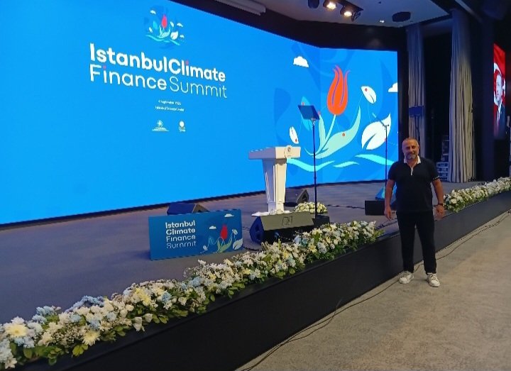 batal_murat's tweet photo. Çevre,Şehircilik ve İklim Değişikliği Bakanımızın katılımıyla gerçekleşecek olan İstanbul İklim Finansmanı Zirvesi organizasyonunu tamamladık.

Hayırlı cumalar dilerim. https://t.co/0kBJsUn1w5