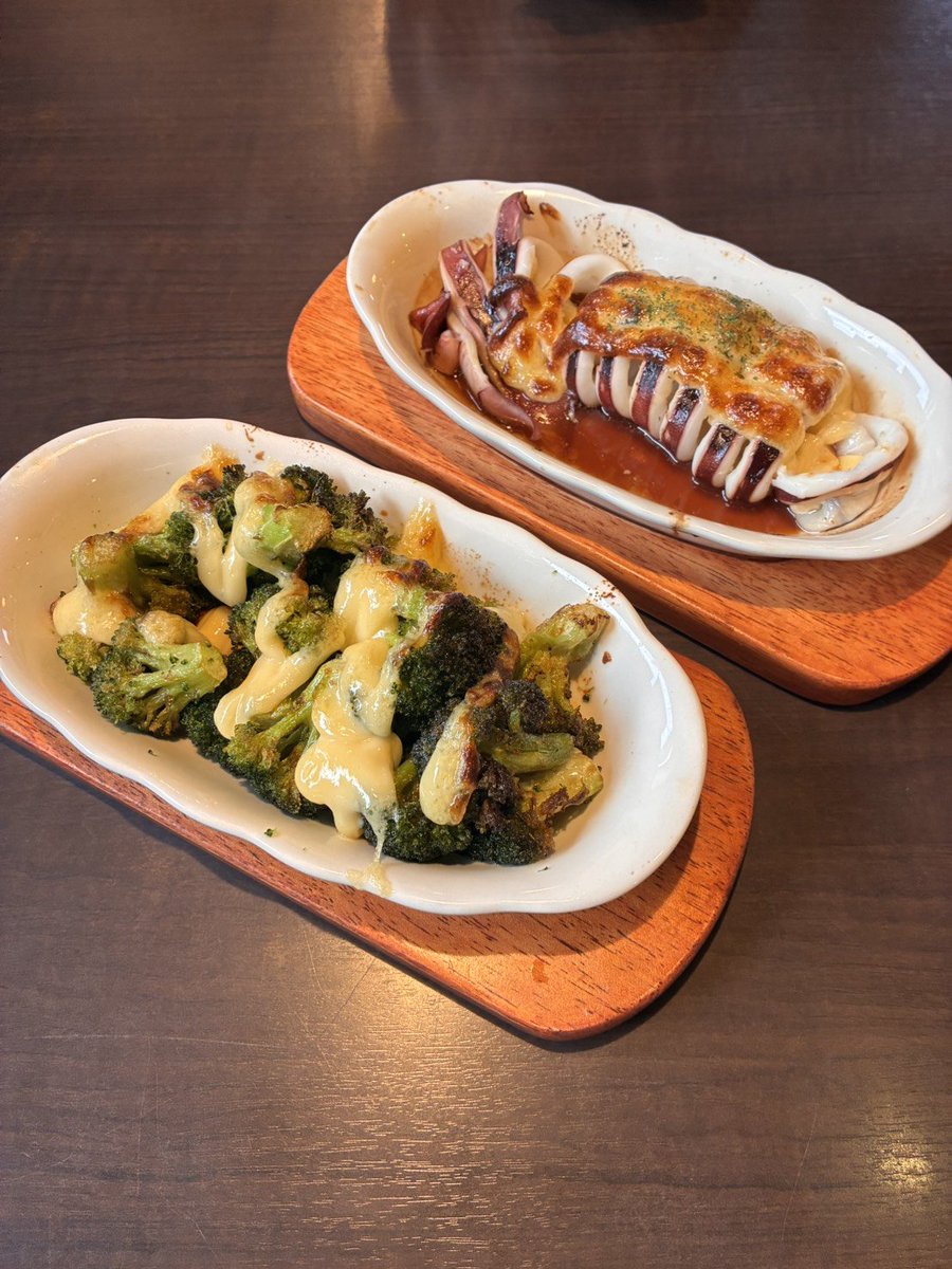 nog12451's tweet photo. 帰省した長女から業務連絡
＃びくドン キメたったわ
先日の長女の晩飯は
全国チェーン『#びっくりドンキー』さん
妻と２人で
レギュラーバーグディッシュ
オーロラシュリンプ＆ポテト
ブロッコリーの箱舟
イカの箱舟
をオーダー
なるほど素晴らしいラインナップ
＃びくドンマイスター の称号に相応しい https://t.co/oDJBuhXxg3