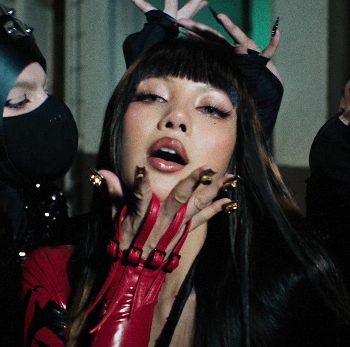 ZJMCRAVE's tweet photo. Zquad will be streaming LISA’s new single ‘SaWaDiKa’ https://t.co/oIFAlXbDU1
