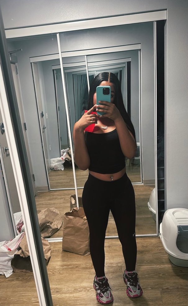 amycandyexotic's tweet photo. I don’t need you. I need your transfer 

#findom https://t.co/DXJCzUUrT1