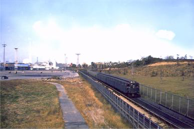Colin_d_m's tweet photo. In 1939 we could build subway lines so cheaply we built one for a single event, the World's Fair, and then promptly tore it down because state law prohibited new above-ground train lines. https://t.co/DPijbCm7mt