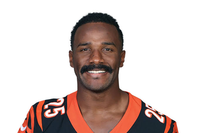 BetMGM's tweet photo. Your RB1 after you go WR in the 1st two rounds https://t.co/aeziLNgthg