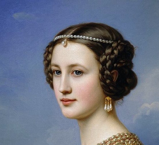 medievalpard's tweet photo. Perhaps what women want is to bring back the ferronnière of the 1830s-1840s: a jewelled browband inspired in a brief late 14th century Italian fashion. https://t.co/7JV1Z8I8J7