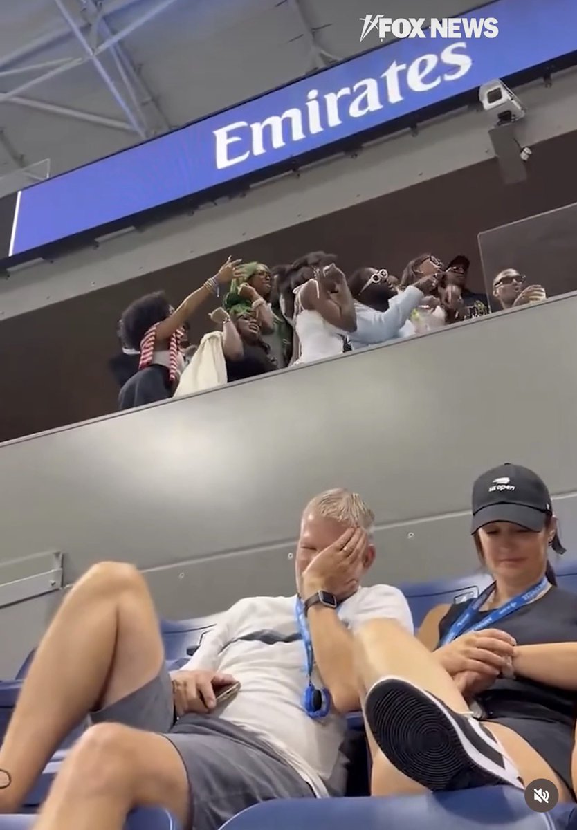 SaveJxn's tweet photo. No photo in history could better encapsulate what “the fatigue“ looks, feels and sounds like more than this one without having to say a single word #USOpen #CulureRot #fortheculture #tennis #WeTired https://t.co/3yejKltv02