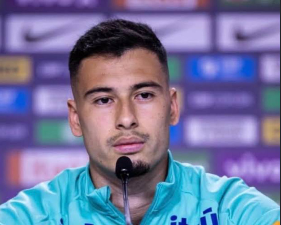 chemicalboyy's tweet photo. 🚨 Gabriel Martinelli On Why He Stepped Out of Arsenal’s Premier League Trophy Photograph

Martinelli: 🗣️ 

“When the official team photograph with the Premier League trophy was being arranged, I asked not to be included.

The staff and so many people at the club told me I should join. They wanted me there with everyone else. I understood why, and I was grateful they felt that way. But I did not see the need for it. I already knew I would not be part of the next chapter at the club, and standing in that picture did not feel right to me.

It was a painful decision. That trophy meant everything. We had waited so long for it, and I had lived so many years of my life inside that dressing room. Walking away from the photograph was harder than it looks from the outside. Still, I felt I had to do it. If I was not going to be there anymore, I did not want to take a place in an image that belongs to the group moving forward.

What I kept instead were the personal moments. A few photographs with the people I was closest to at the club, the ones who walked the journey with me day after day. Those are the pictures that matter to me.

I will always be proud of what we achieved together. The title is ours. The memories are mine. The official team photograph simply did not need to include someone who already knew he was saying goodbye.”