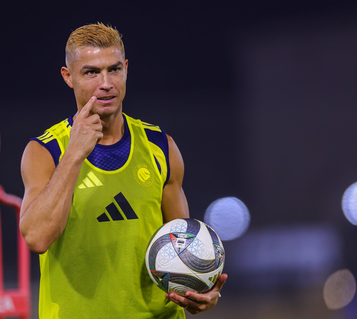 AlNassrFC_EN's tweet photo. One more shift, then we fly ✈️💛 https://t.co/Z3LqZELUWm