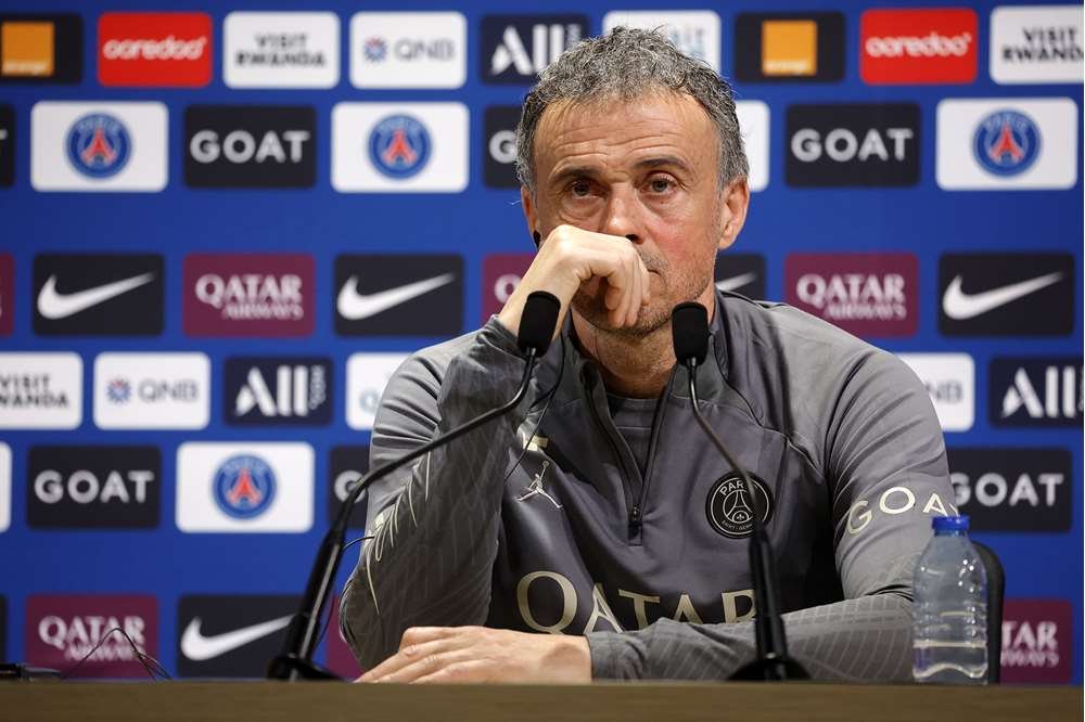 Blue_Footy's tweet photo. 🗣 Luis Enrique: “I’m on the same page as Cesc [Fabregas]. The traditional positional game, the one I know from my time at Barcelona, has disappeared. 

Because if you’re not capable of having movement capacity, you’re not going to surprise any team.”

~ @AndiOnrubia https://t.co/WxgwNJ4HSw