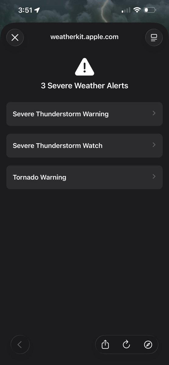 grandtheftmal's tweet photo. Should I seek shelter or finish grilling my nuggets https://t.co/oVY8etsZ9p