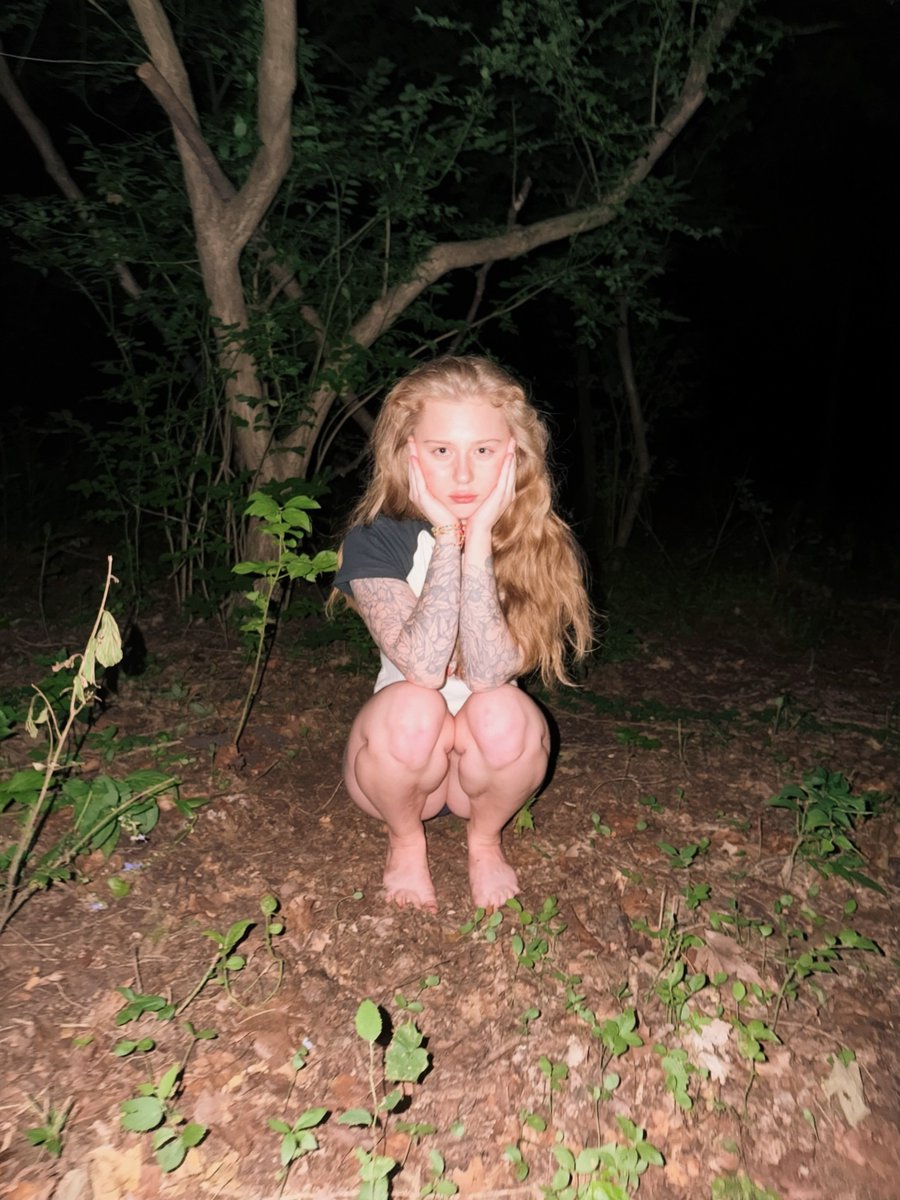 Sarahcys3's tweet photo. Late night shenanigans 🥴 https://t.co/8gCgV8DzGg